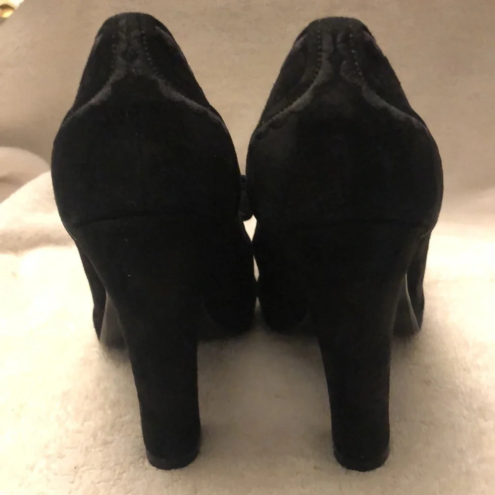 Cole Haan Collection Black Suede 5” Heel Nike air Size 5B